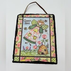 Queen Bee Decorative Hanging Slate Art